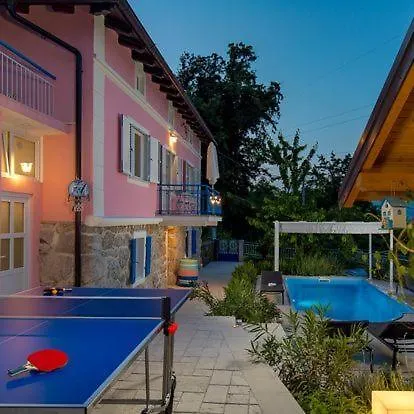 Vila Nina Rose Boutique *