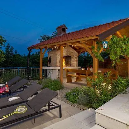 Nina Rose Boutique Villa