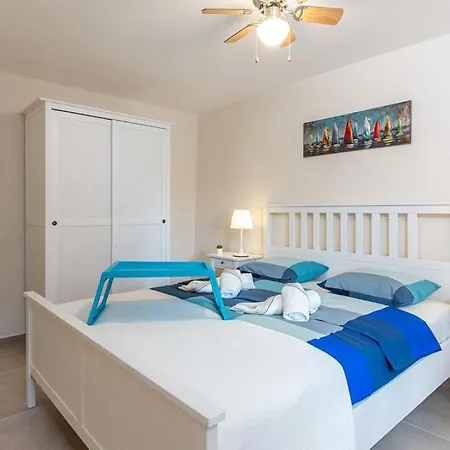 Villa Nina Rose Boutique *