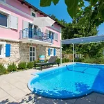Nina Rose Boutique Villa *