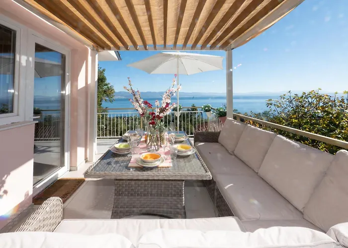 Villa Nina Rose Boutique